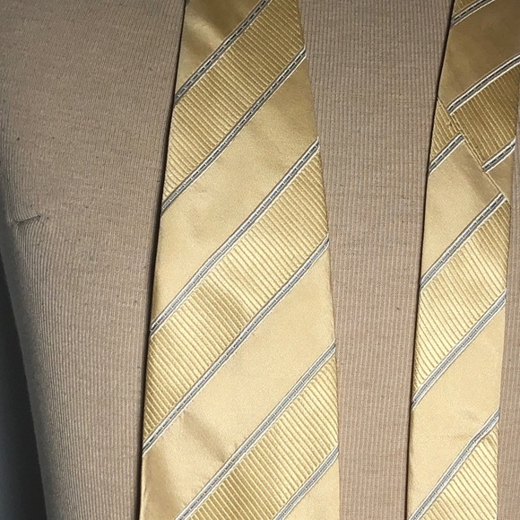- Mens Yellow Tie. - Picture 3 of 4